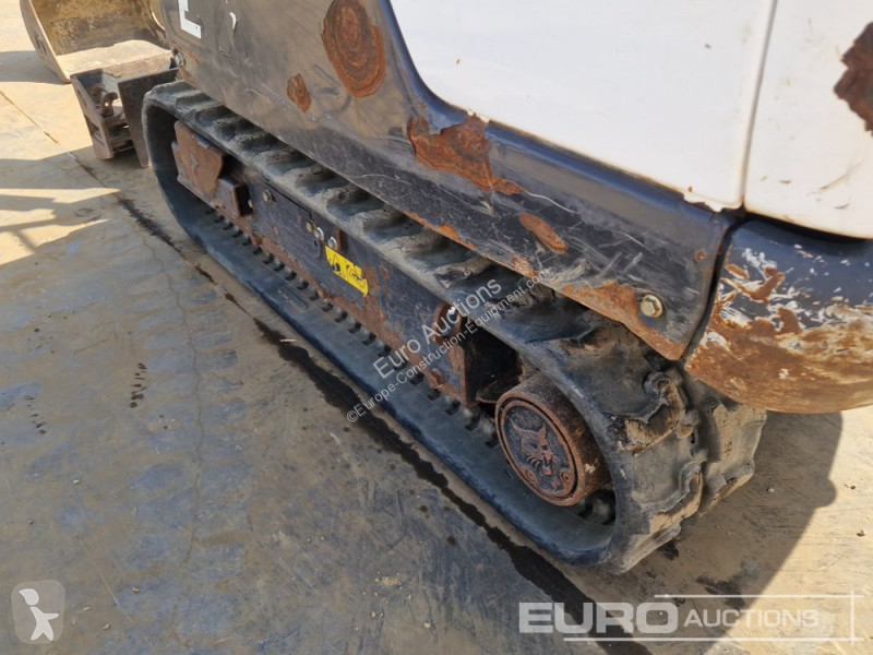 جرافة Bobcat E17