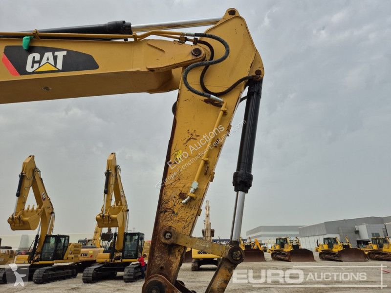 Escavatore Caterpillar 2