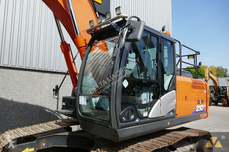 Escavatore Hitachi -6