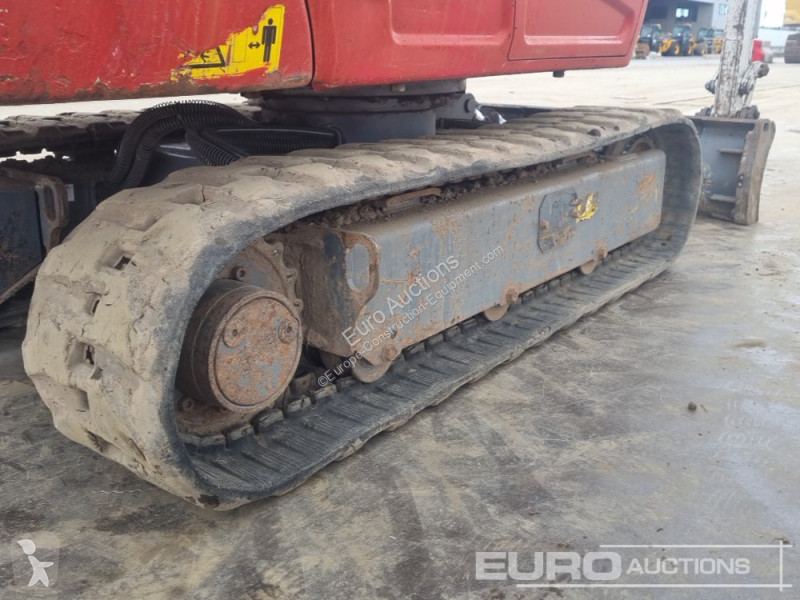 Escavadora Takeuchi TB216