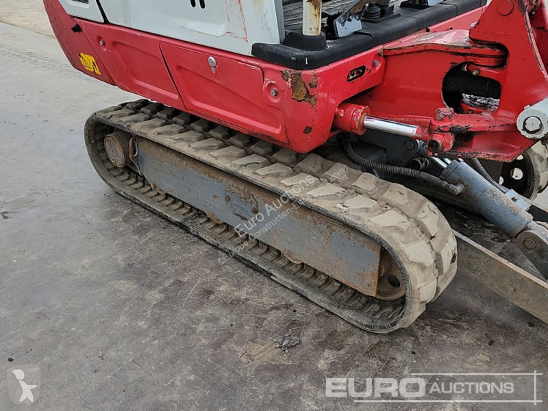 Escavadora Takeuchi TB216