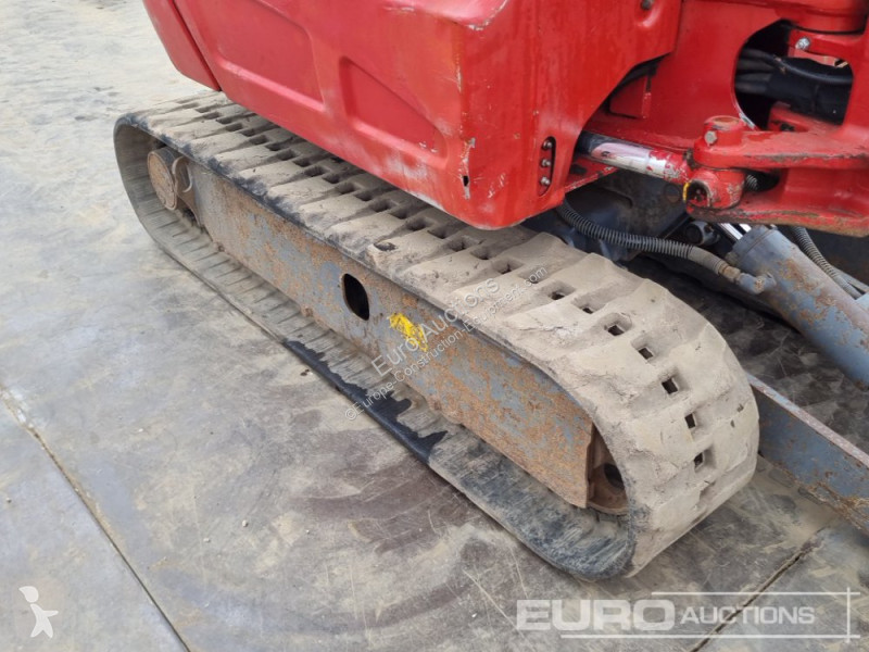 Escavadora Takeuchi TB215
