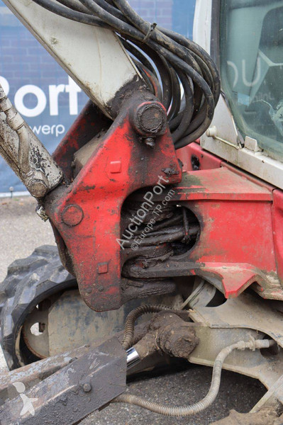جرافة Takeuchi 0