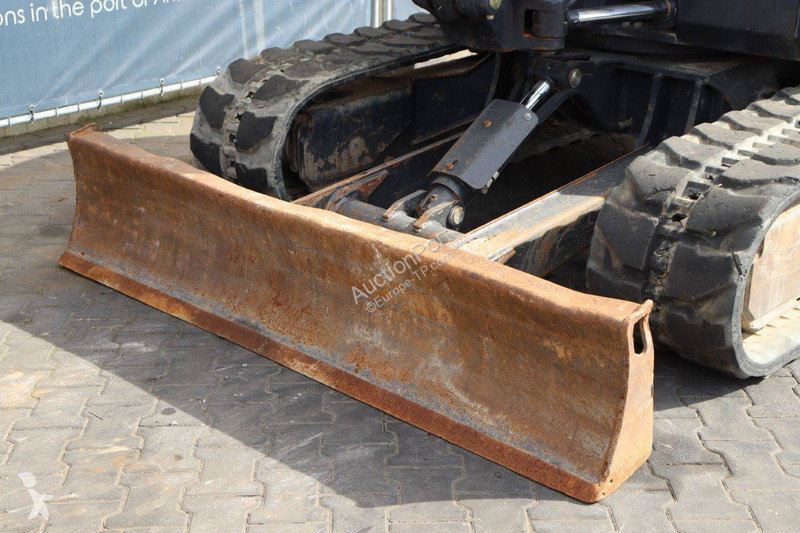 جرافة Bobcat E55