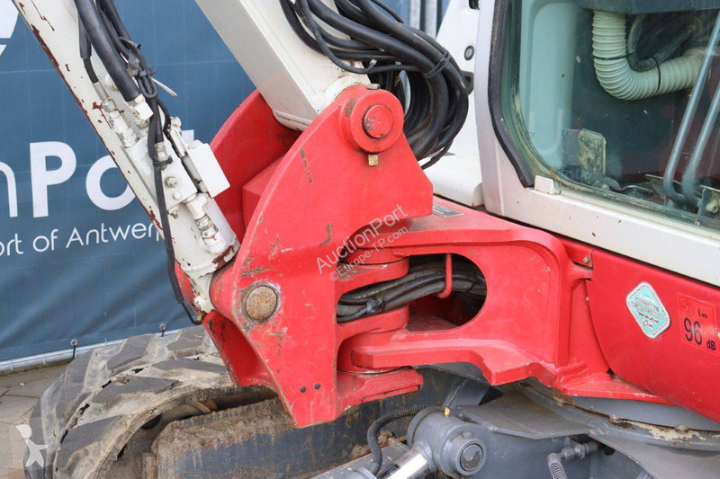 Escavatore Takeuchi
