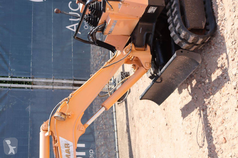 Escavatore Yanmar 20NA72L-08