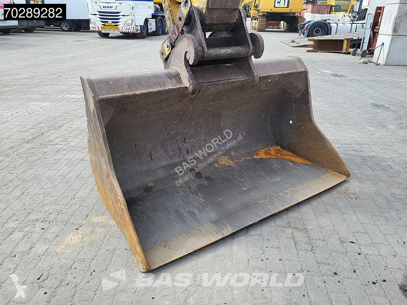 Excavator Caterpillar L