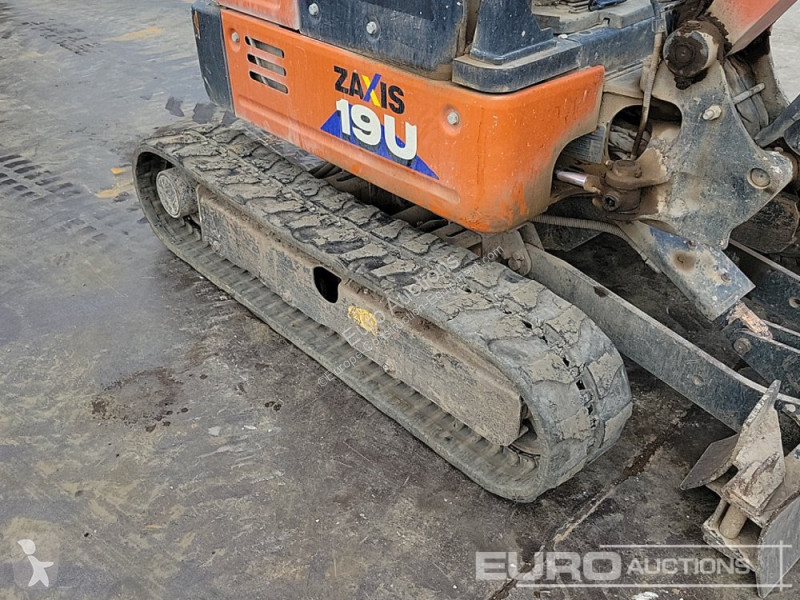 جرافة Hitachi ZX19U-6 YLR