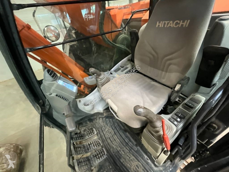 Excavadora Hitachi LC-5 B