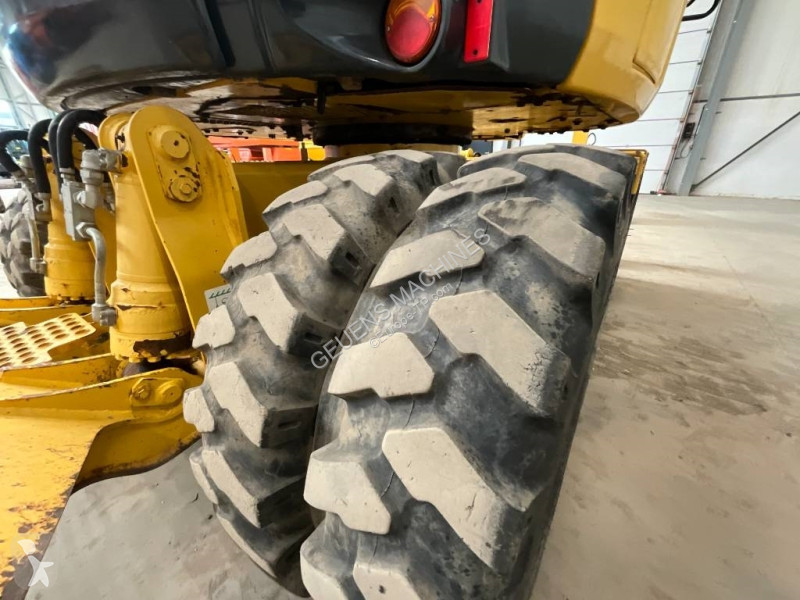 Excavator Komatsu MR-8