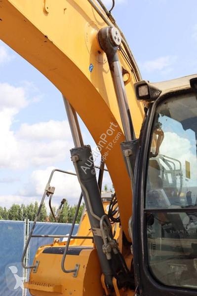 Escavatore Liebherr R922