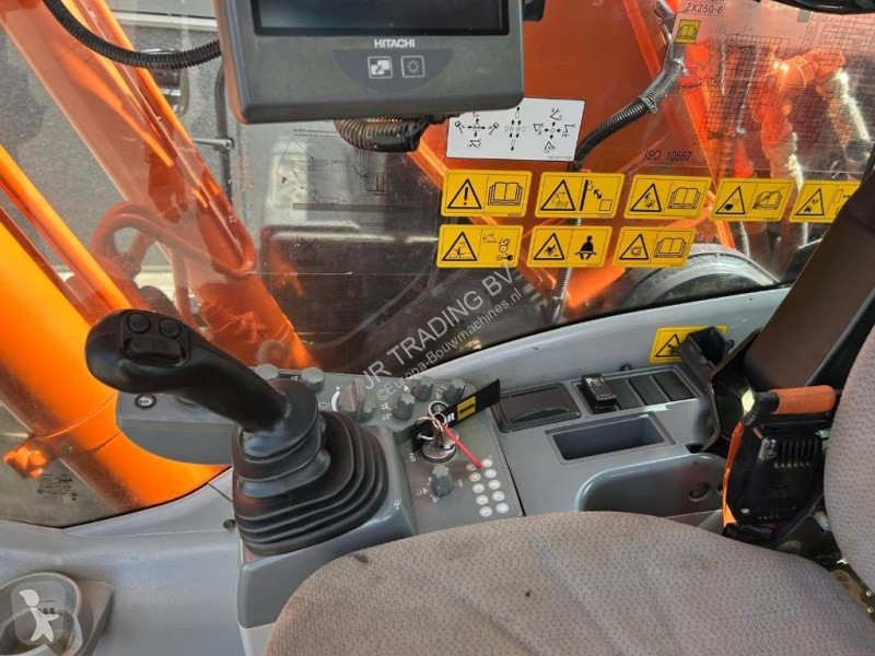 Escavadora Hitachi LC-6 (GPS Prepared)