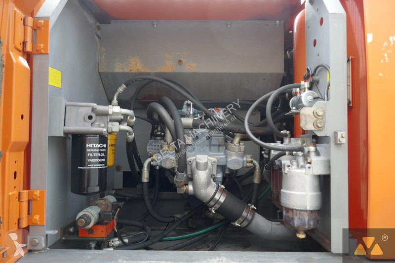 Lopatový nakládač Hitachi Long reach