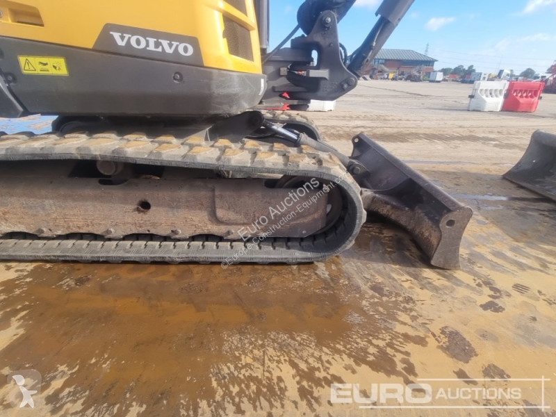 Lopatový nakládač Volvo ECR50D