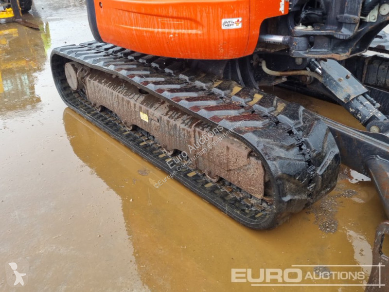Lopatový nakládač Kubota U48-4