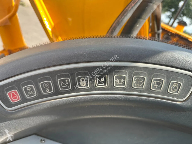 Lopatový nakládač JCB JS190