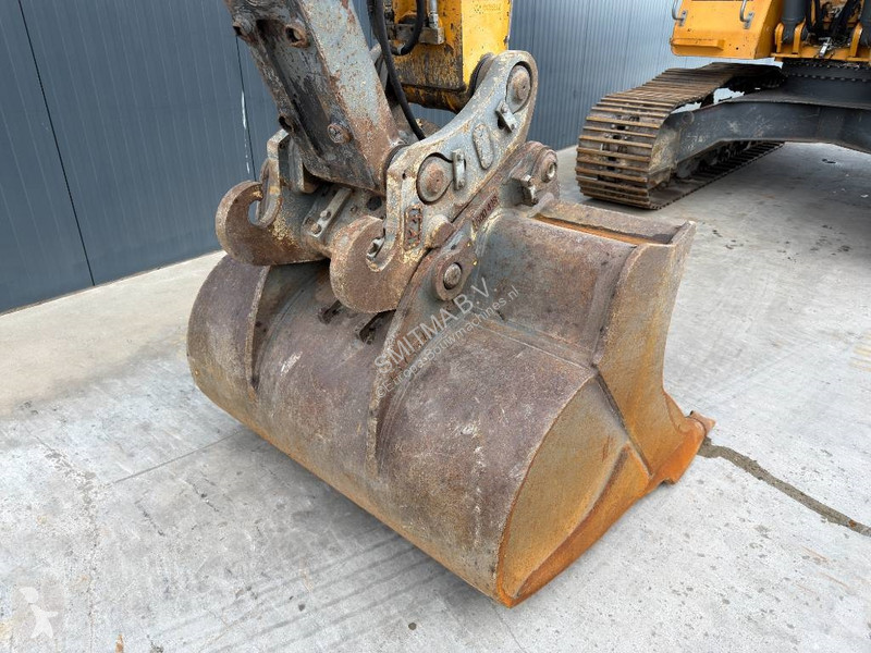 جرافة Liebherr R922 SLC