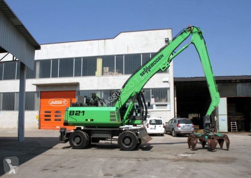 جرافة Sennebogen 821