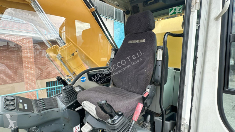 جرافة Liebherr R317