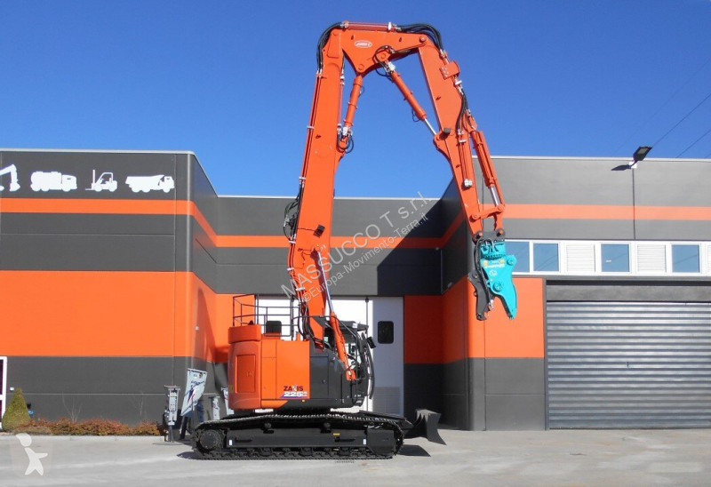 Экскаватор Hitachi ZX225-US6