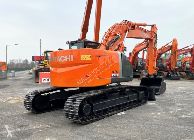 Экскаватор Hitachi ZX225 USBLC