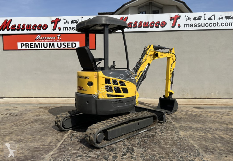 Escavatore New Holland E29B