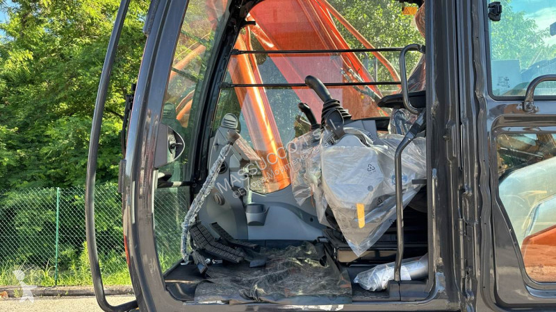 Экскаватор Hitachi 7