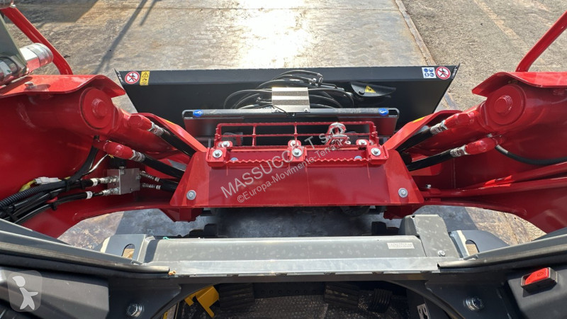 Lopatový nakládač Takeuchi TL10V-2
