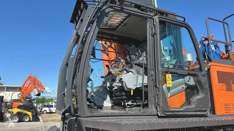 Rýpadlo Hitachi KMC750S-7