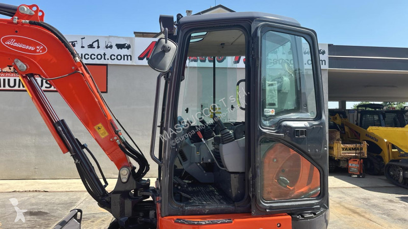جرافة Kubota U48-4