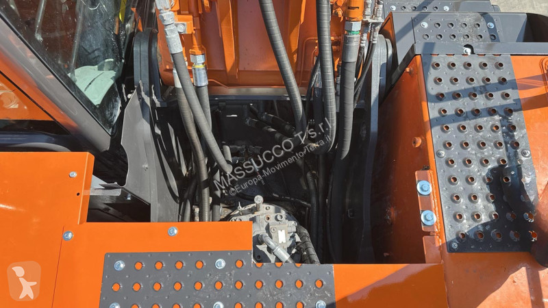 Rýpadlo Hitachi T-6
