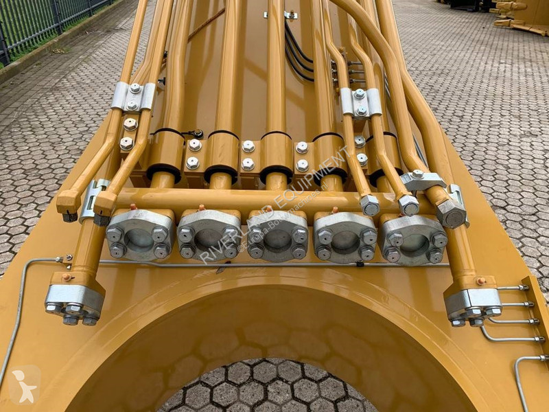 جرافة Caterpillar 390 | 395 boom packages...