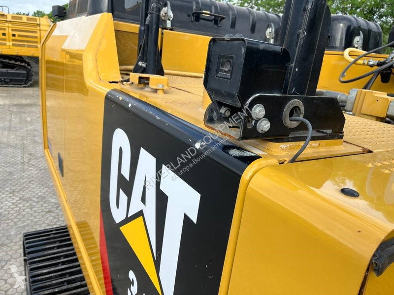 Rýpadlo Caterpillar UHD adjustable undercarriage