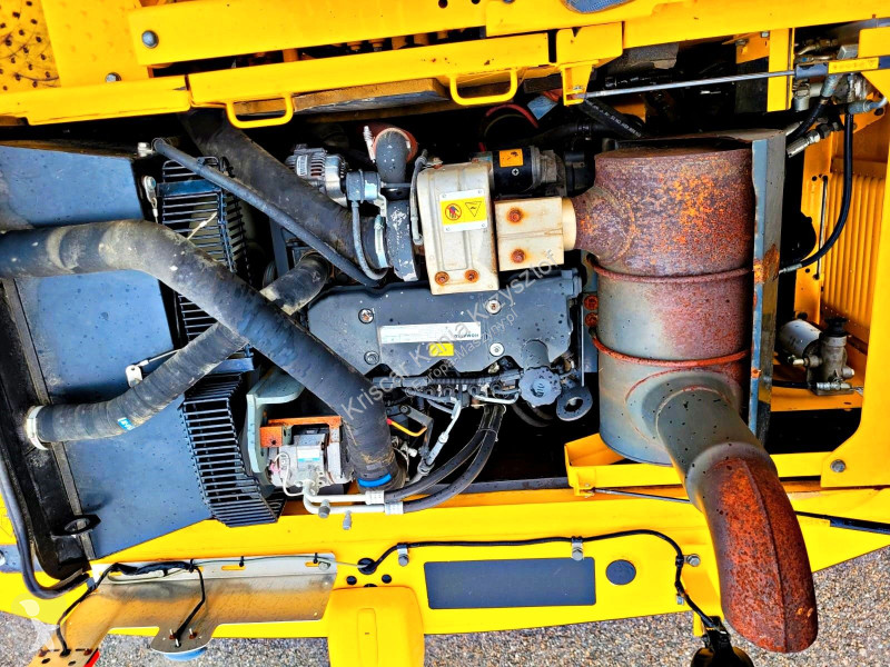 Lopatový nakládač Komatsu - 8 A/C 3 ARMS