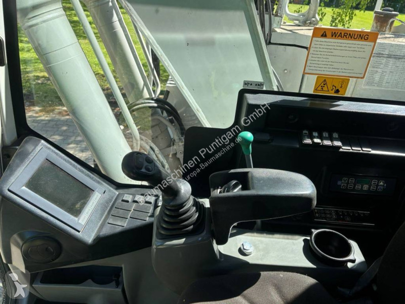 جرافة Takeuchi 2150