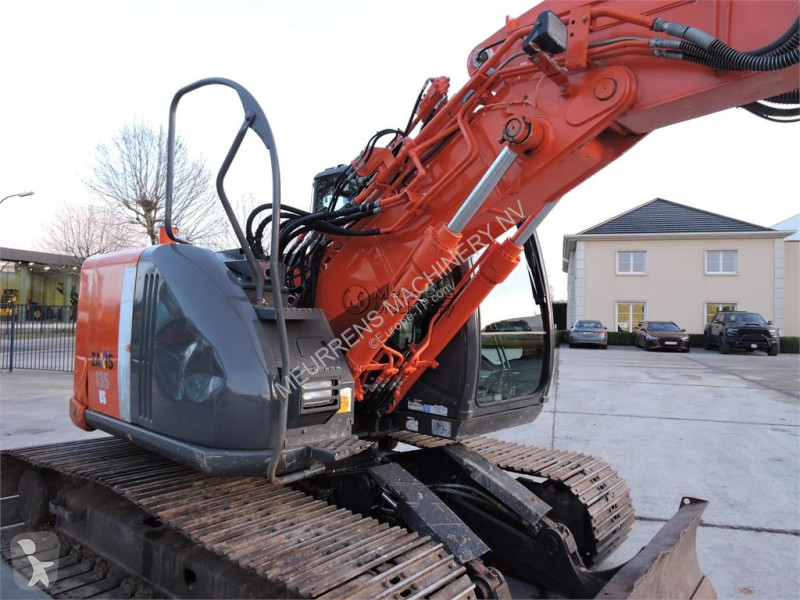 جرافة Hitachi ZX135