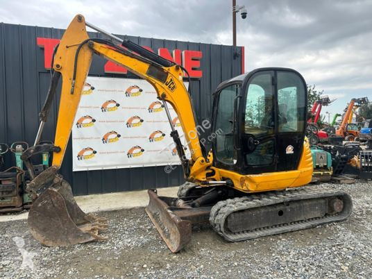 Lopatový nakládač JCB à 18 500 € ht