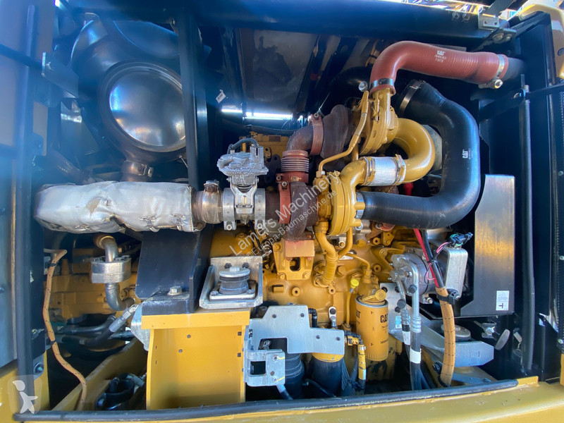 جرافة Caterpillar F