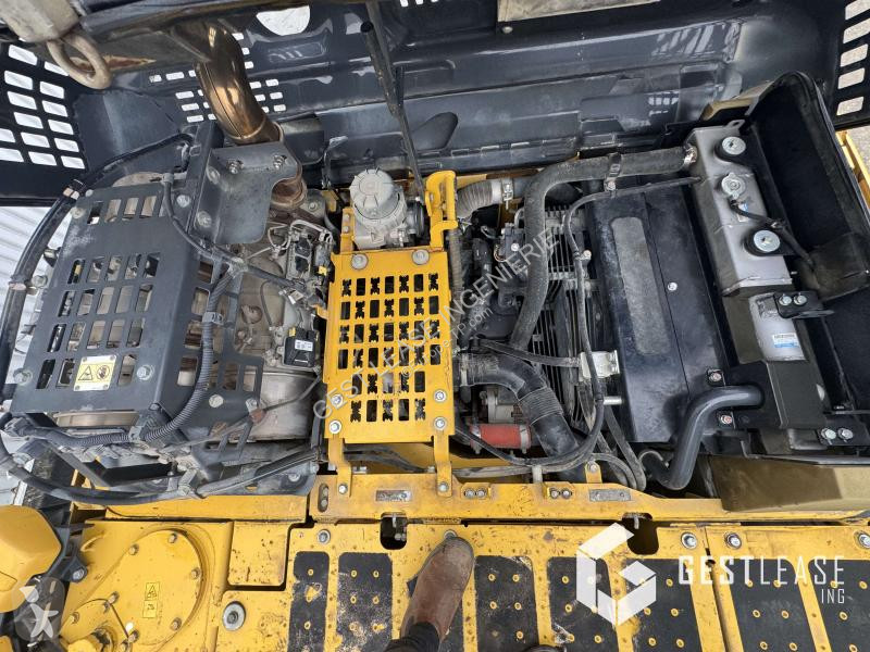 جرافة Komatsu 11