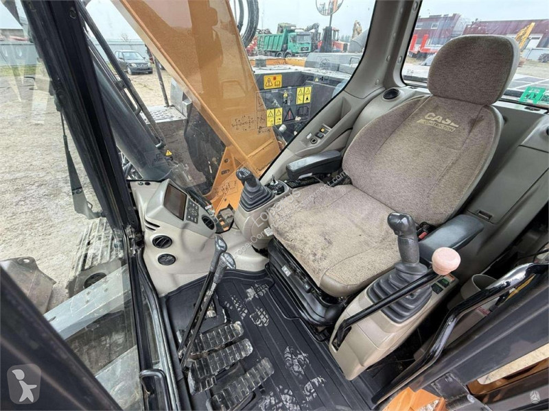 Lopatový nakládač Case ROTOTILT