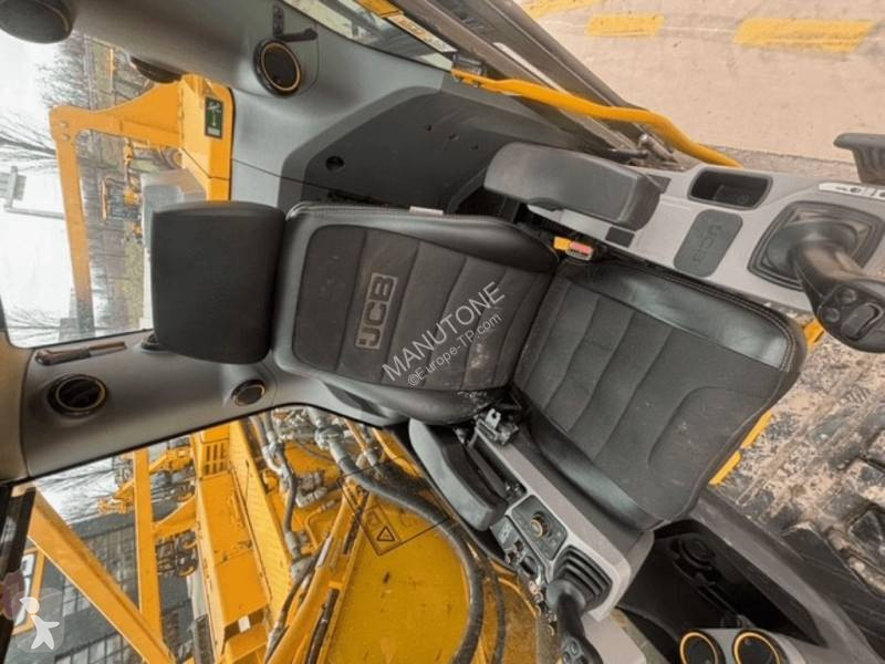 جرافة JCB 220X