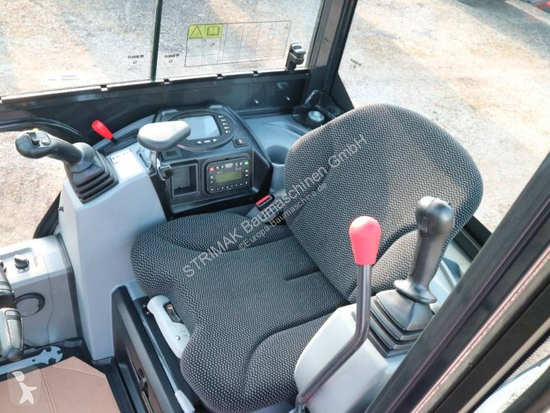 Lopatový nakládač Bobcat E19 R2