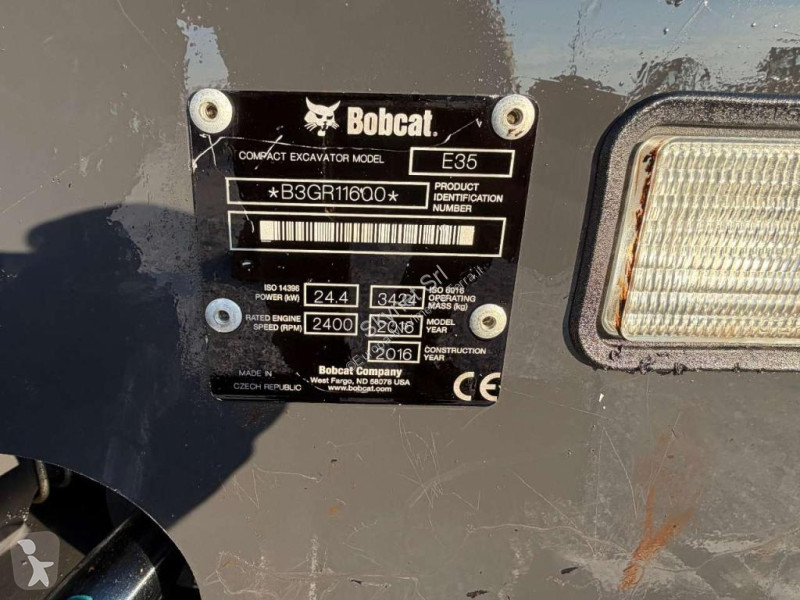 Lopatový nakládač Bobcat