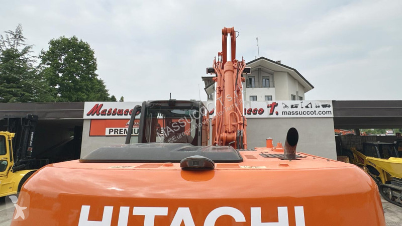 Escavatore Hitachi