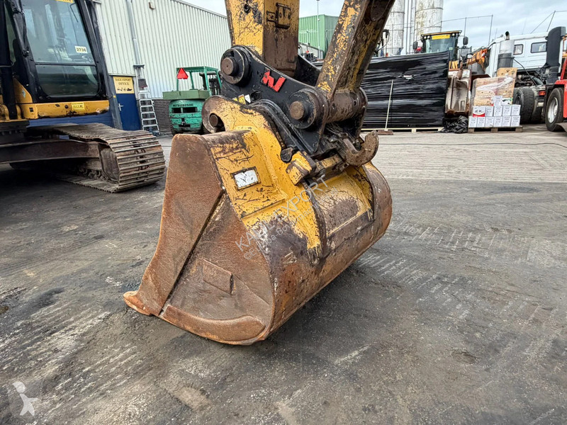 جرافة Caterpillar Track Excavator 22.9T Hammer...