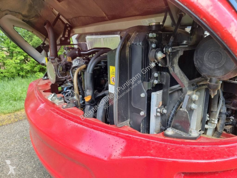 Lopatový nakládač Takeuchi 2902