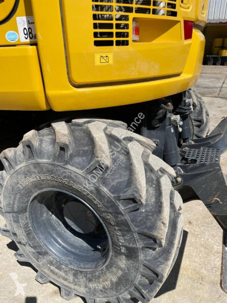 جرافة Komatsu PW98MR-11E0