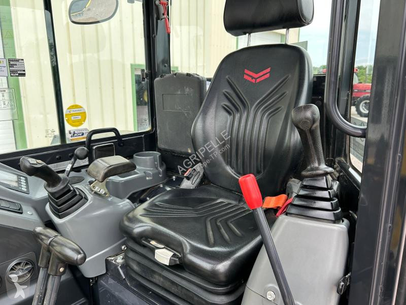 Lopatový nakládač Yanmar