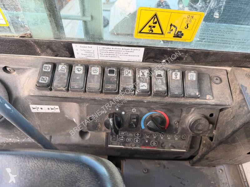 Rýpadlo Takeuchi TB280FR