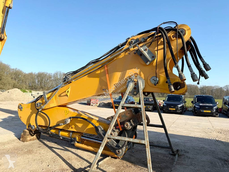 جرافة Liebherr UHD - 23 Meter Demolition Hydr...